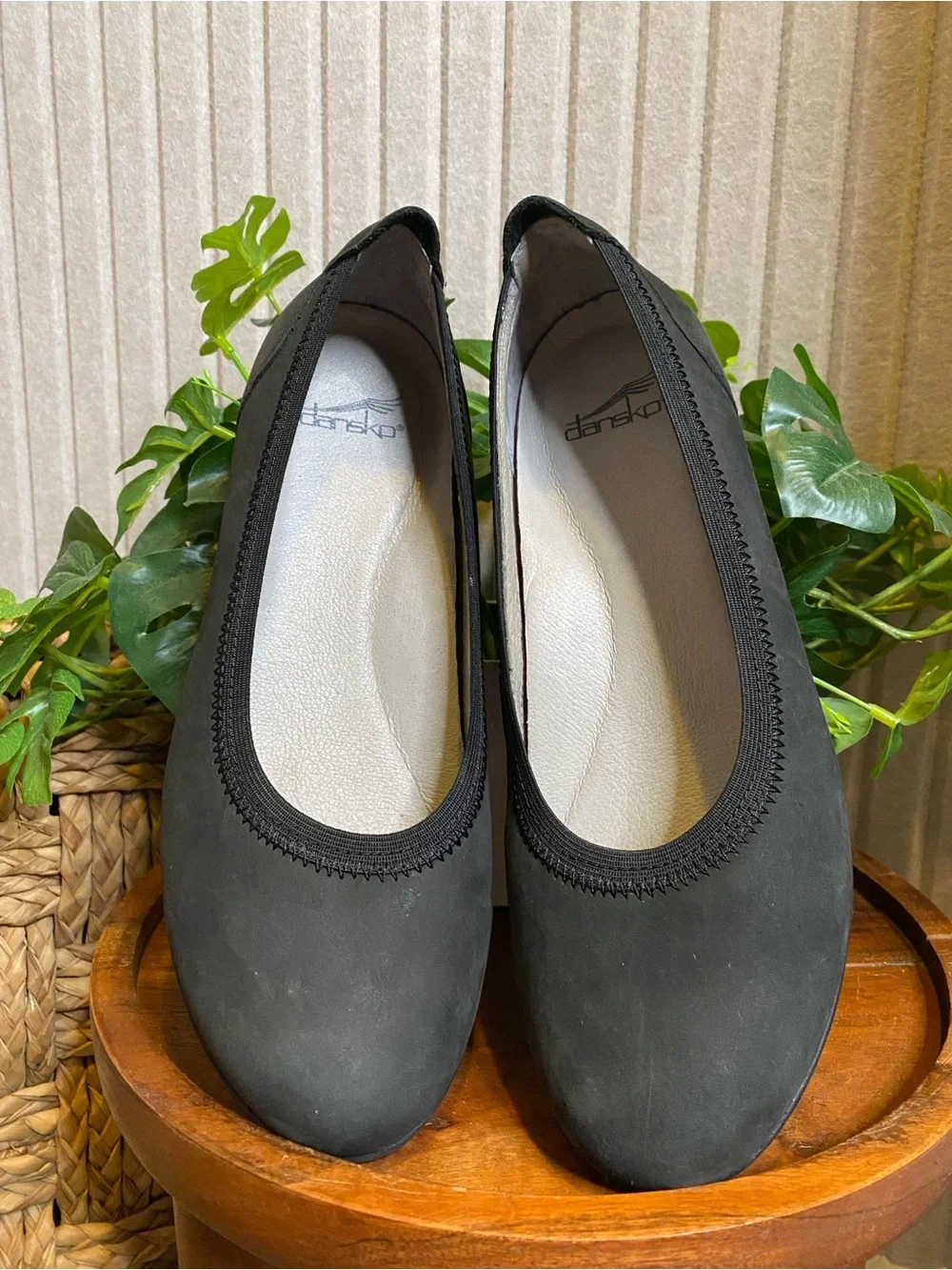 Dansko Kristen Ballet Flats Nubuck Black Leather Women's 38 US 7.5 8 Slip On